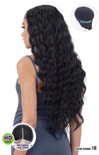 Load image into Gallery viewer, Model Model Gardenia HD Lace Wig Azalea
